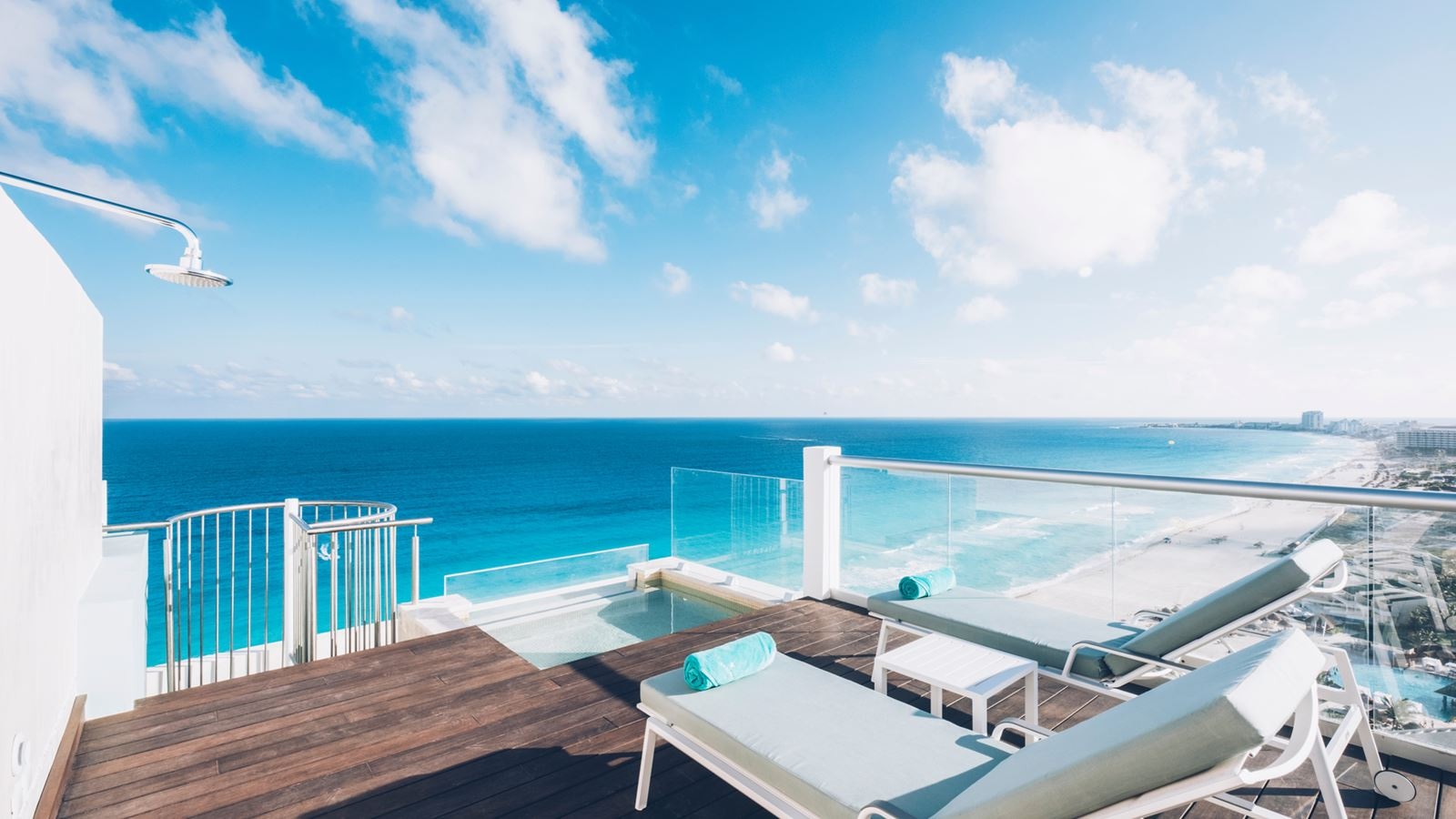 rooms-junior-suite-roof-top-ocean-front-corner