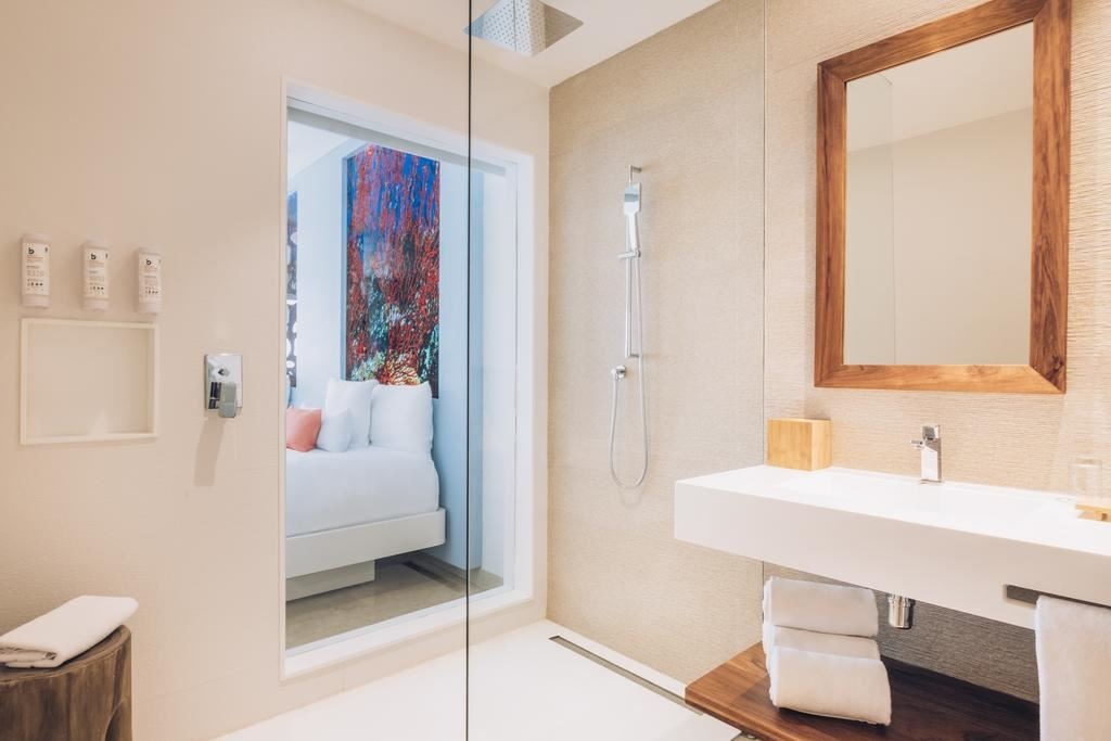 rooms-junior-suite-ocean-front