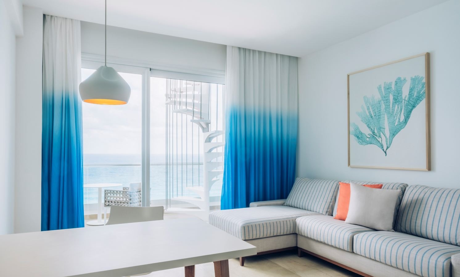 rooms-junior-suite-roof-top-ocean-front