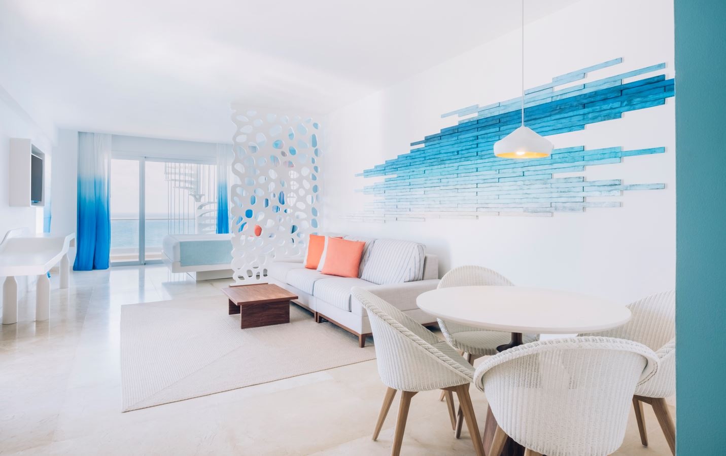 rooms-junior-suite-roof-top-ocean-front