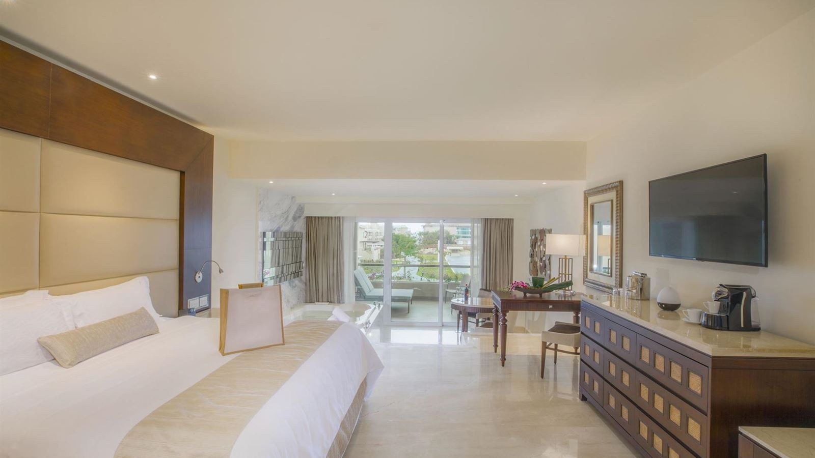 rooms-grand-deluxe-resort-view