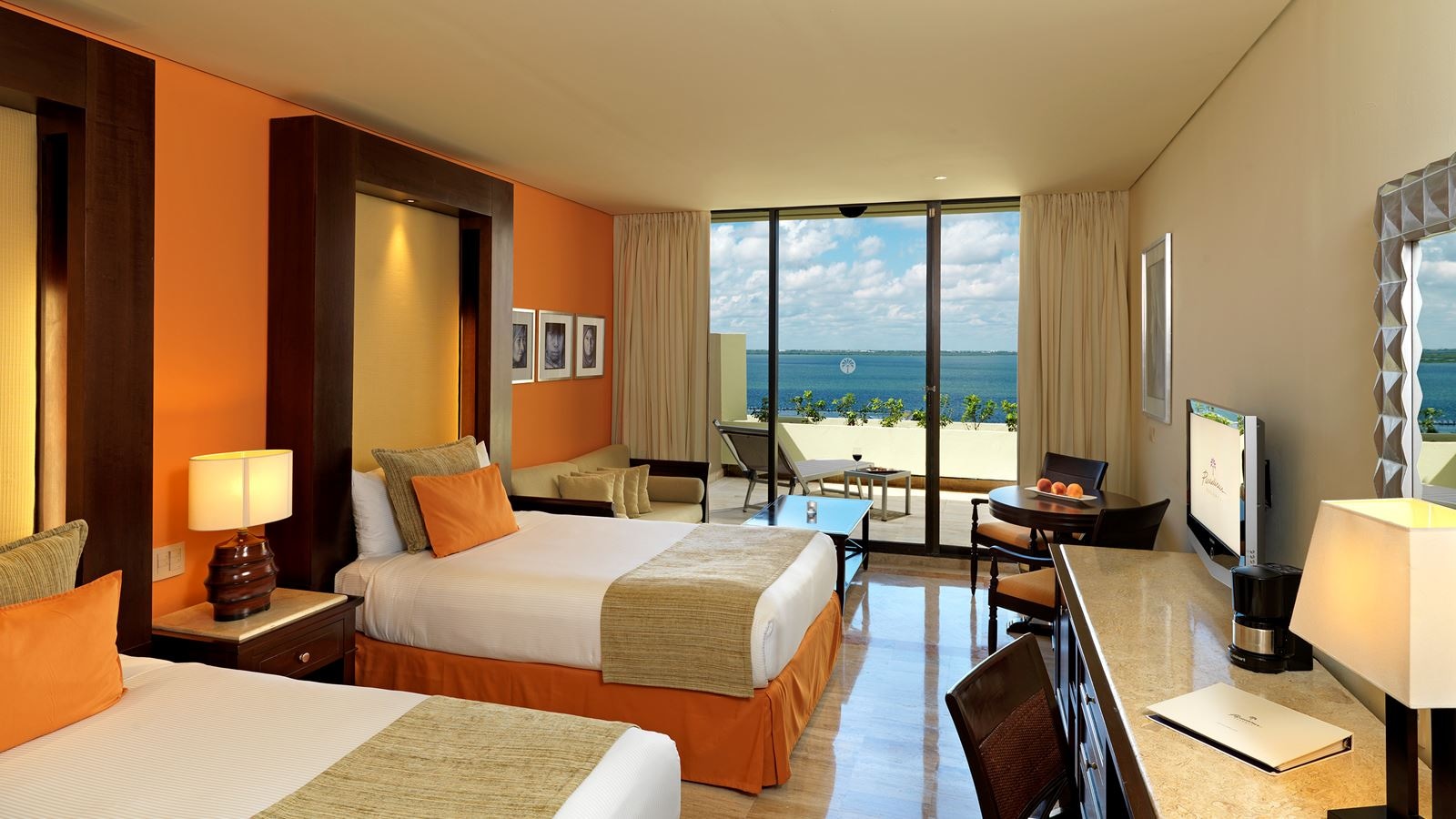 rooms-junior-suite-lagoon-view