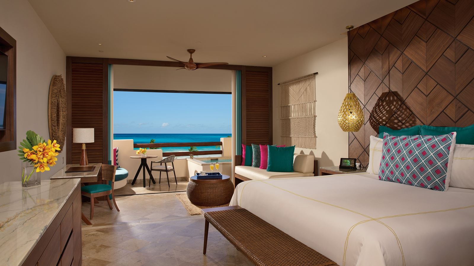 rooms-preffered-club-junior-suite-ocean-front