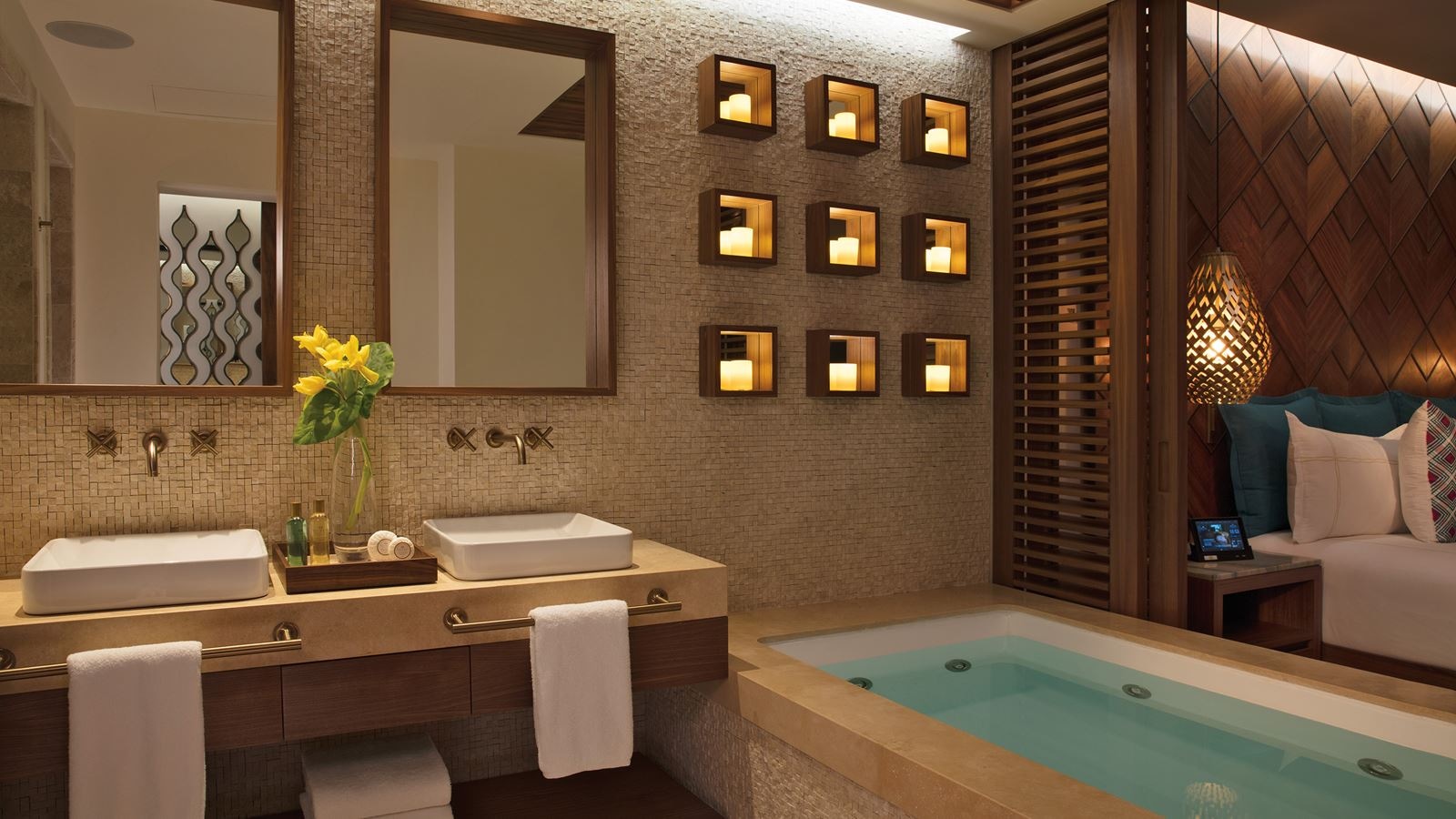 rooms-preffered-club-junior-suite-partial-ocean-view