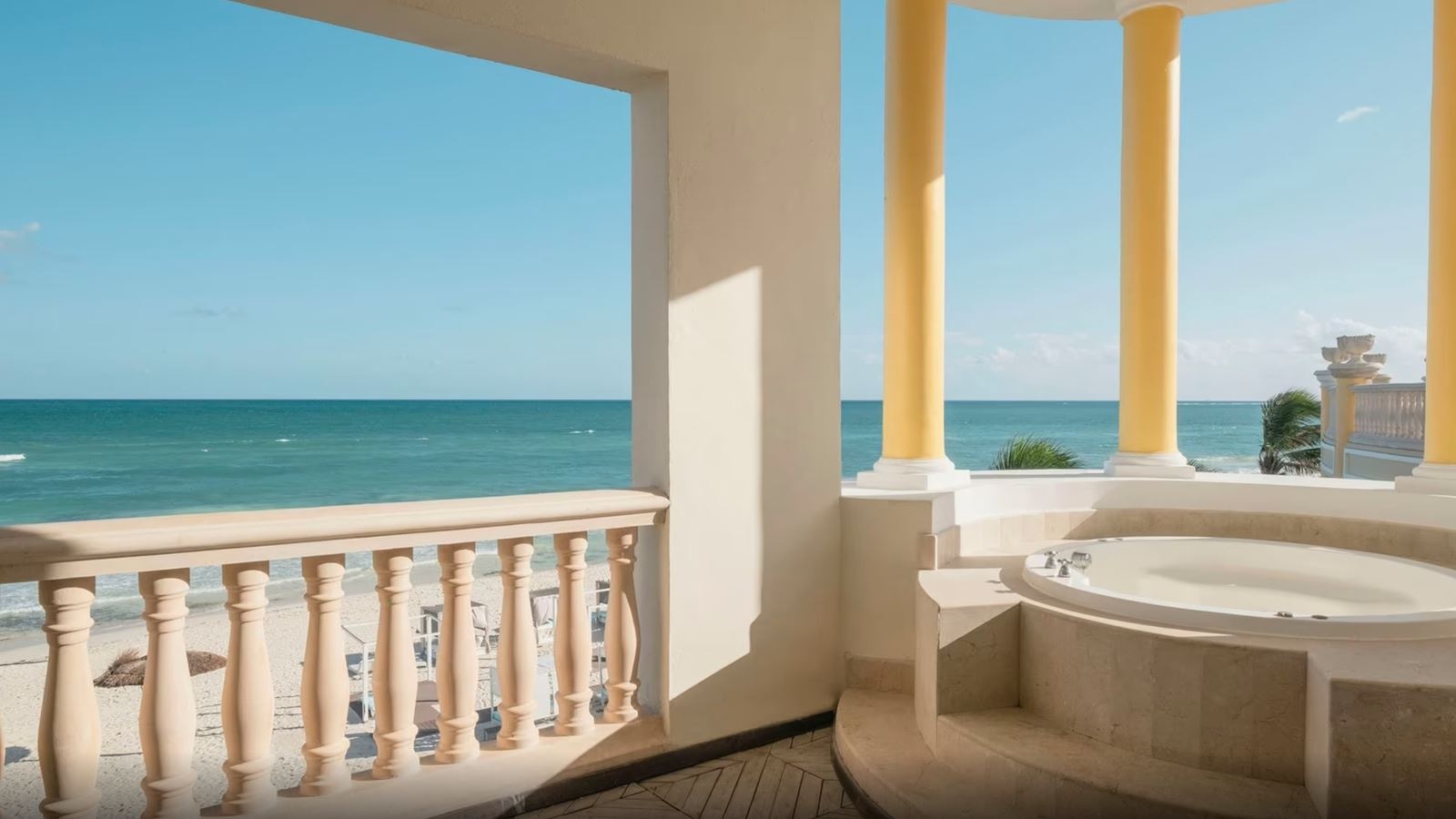 rooms-ocean-front-butler-corner-suite