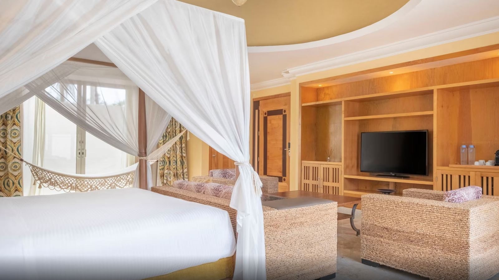 rooms-romance-villa-with-private-pool--butler-service