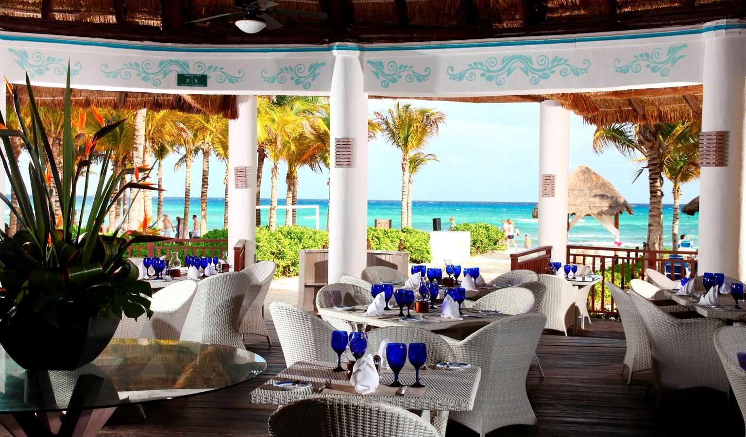 restaurants-la-riviera