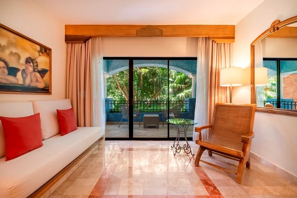 rooms-junior-suite-near-pool