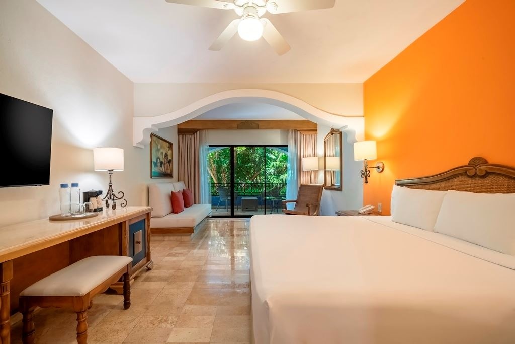 rooms-junior-suite-near-pool
