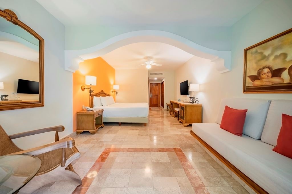 rooms-junior-suite-near-pool