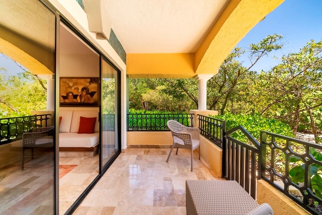 rooms-junior-suite-beach-access