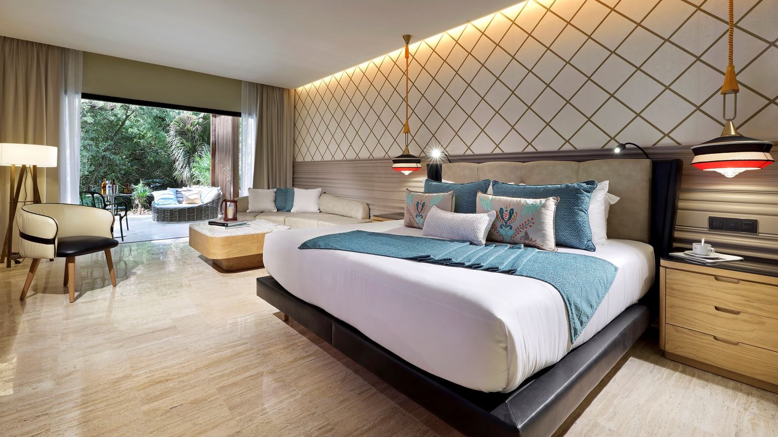 rooms-junior-suite-pool-side