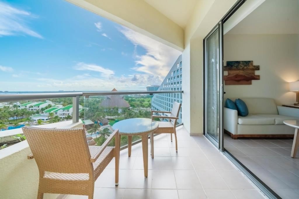 rooms-premium-ocean-view-with-balcony