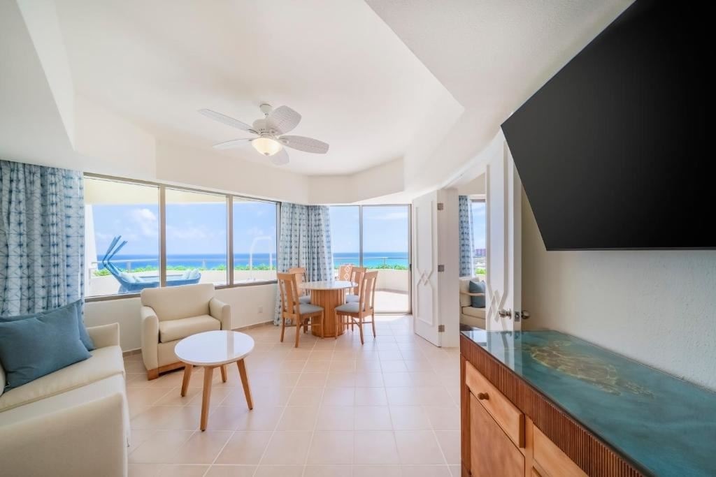 rooms-master-suite-ocean-view