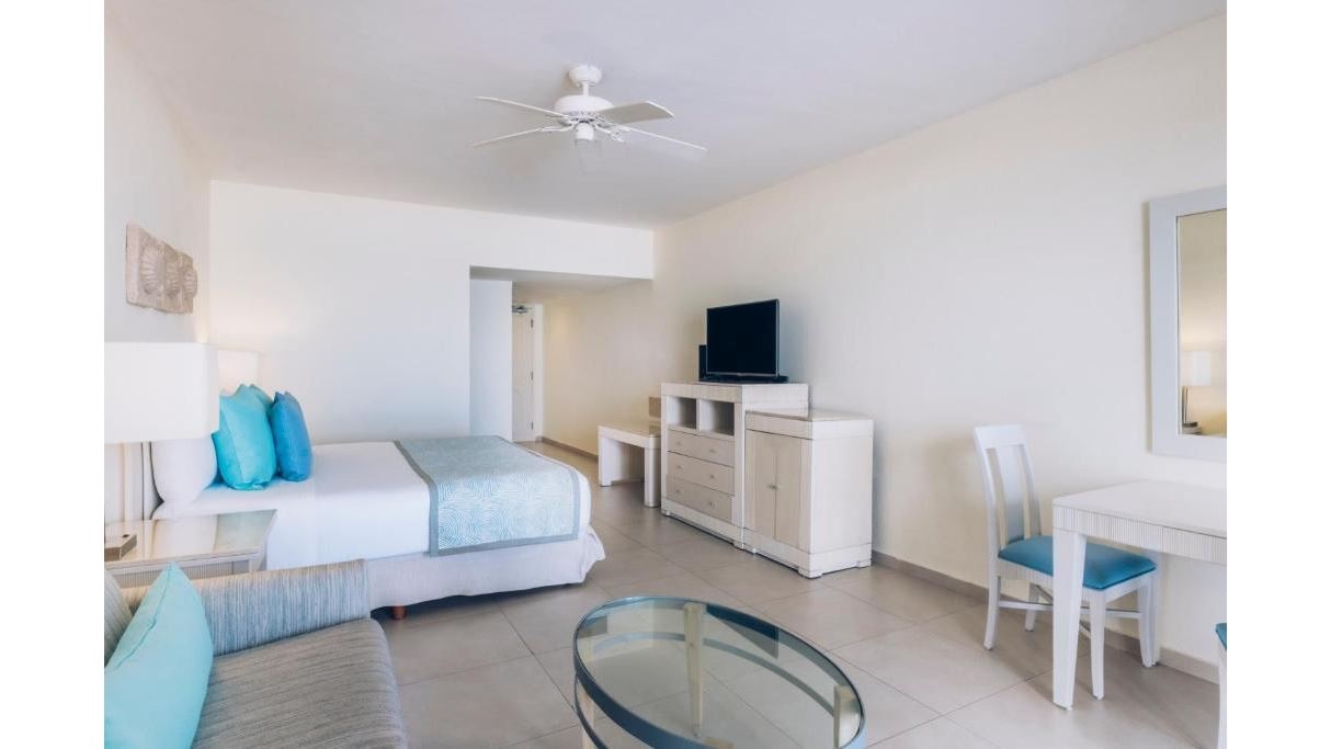 rooms-villa-ocean-front-swim-out