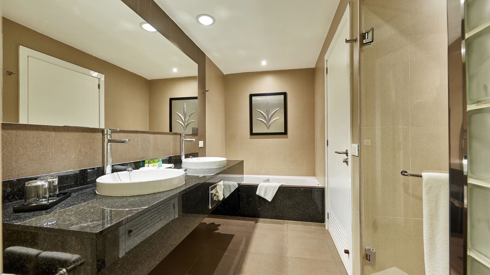 rooms-junior-suite