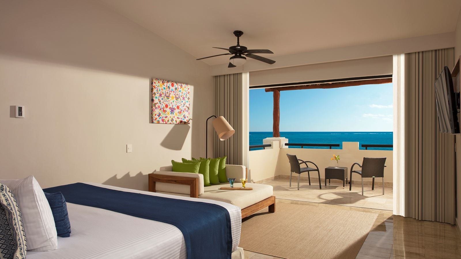 rooms-preffered-club-master-suite-ocean-front