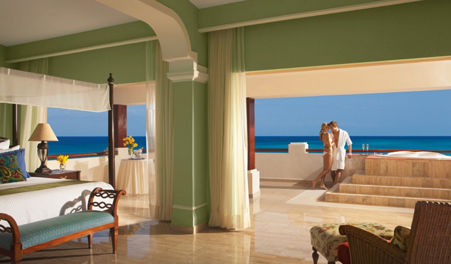 rooms-preffered-club-governor-suite-ocean-front