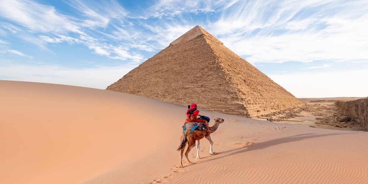 Marea Piramidă din Giza: istorie, mistere și cum să o vizitezi într-un circuit complet prin Egipt