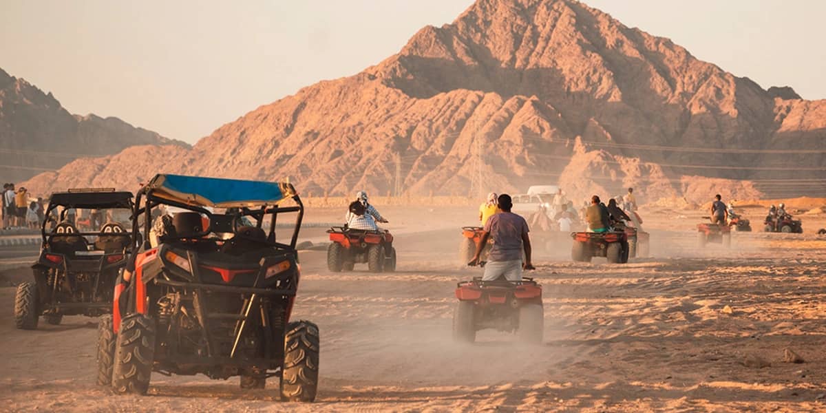 Excursii 4x4 în Hurghada: safari în deșert și peisaje care îți vor tăia răsuflarea