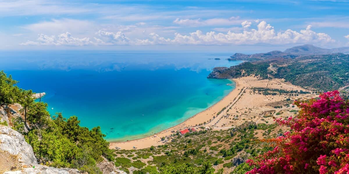 Cele mai frumoase plaje din Rodos: unde găsești apă liniștită, nisip sau golfuri ascunse?