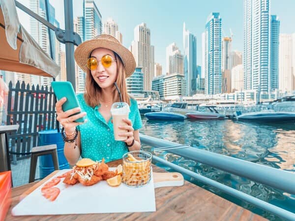 Ce să mănânci în Dubai: 10 feluri de mâncare care îți vor încânta papilele gustative