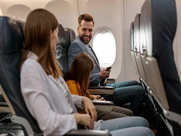 Primul zbor cu avionul: recomandări simple pentru turiștii fără experiență