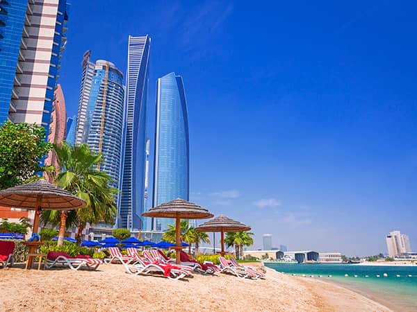 Ghid complet pentru cele mai spectaculoase plaje din Emiratele Arabe Unite