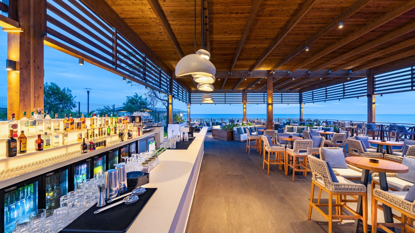 bars-beach-lounge