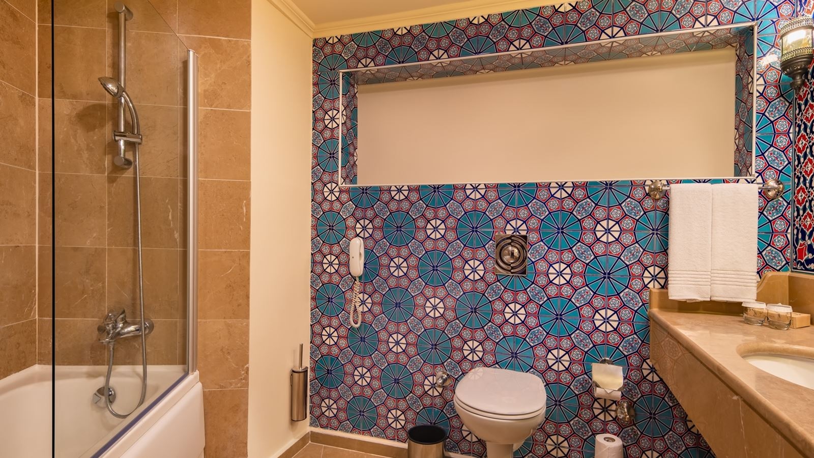 rooms-superior-room