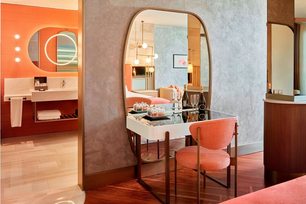 rooms-penthouse-suite-with-turkish-bath--jacuzzi