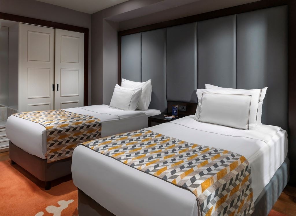 rooms-duplex-swim-up-suite