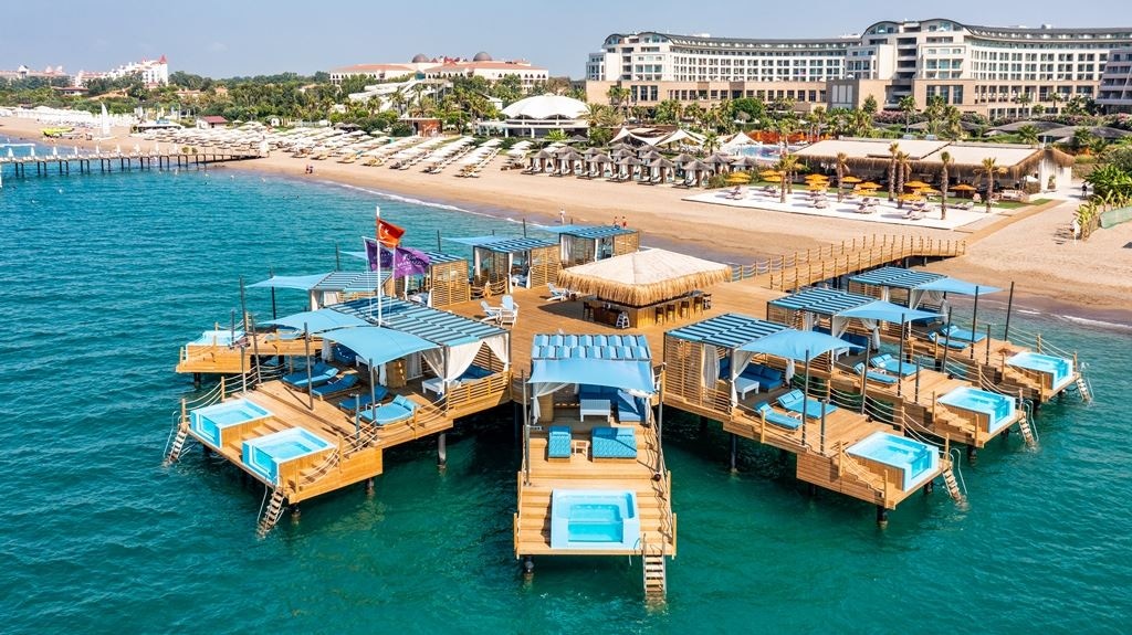 bars-palazzo-mansions-pier-bar