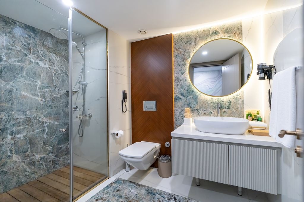 rooms-standart-pool-suite