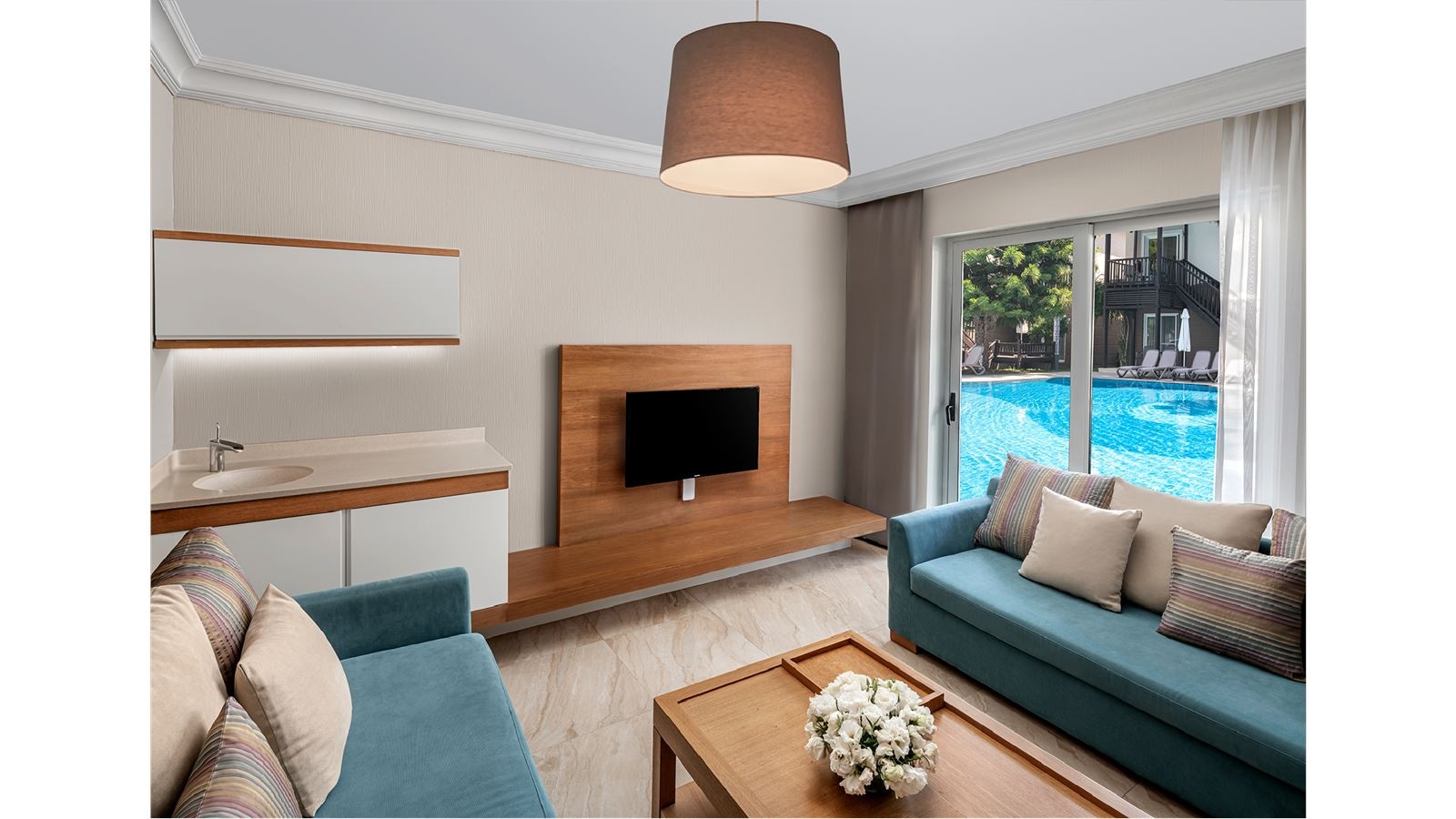 rooms-select-family-swim-up