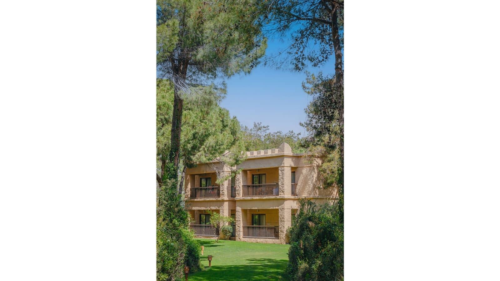 rooms-legendary-suite-garden-view
