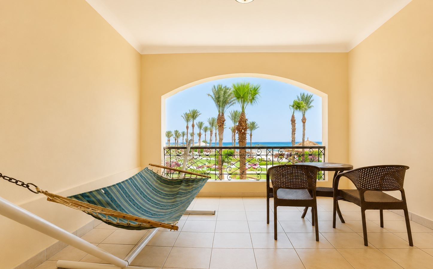 rooms-club-royal-regency-sea-view