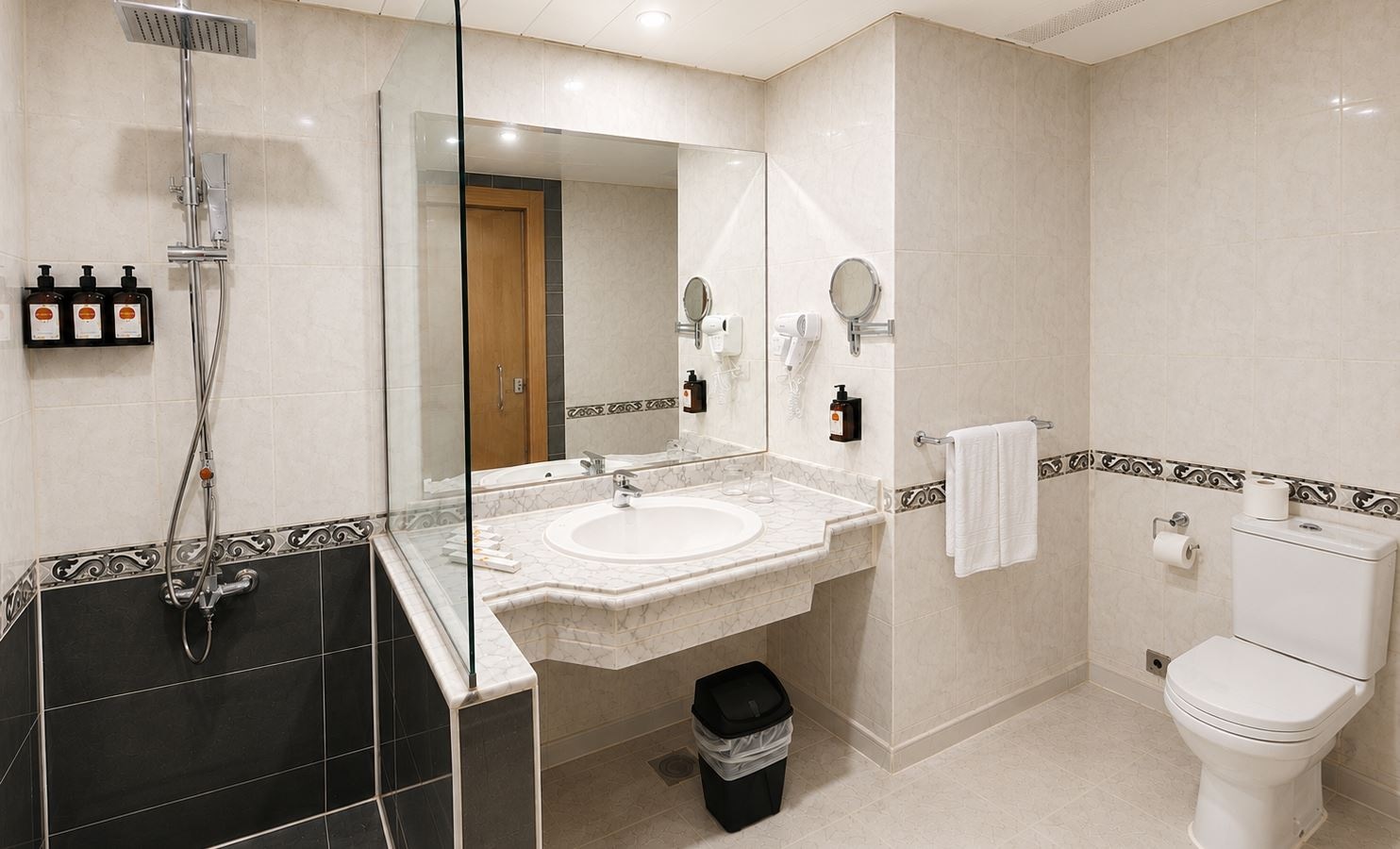 rooms-club-royal-regency-side-sea